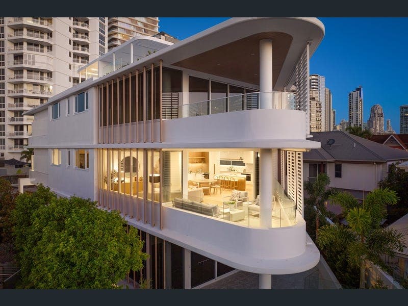 2/34 Tedder Avenue, Main Beach — photo 1 of 5