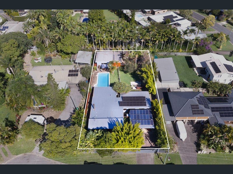 4 Dormie Place, Tewantin — photo 1 of 5