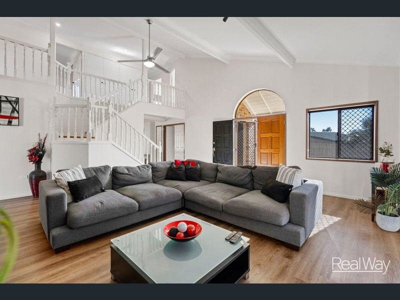 39 Blenheim Crescent, Yamanto — photo 1 of 5
