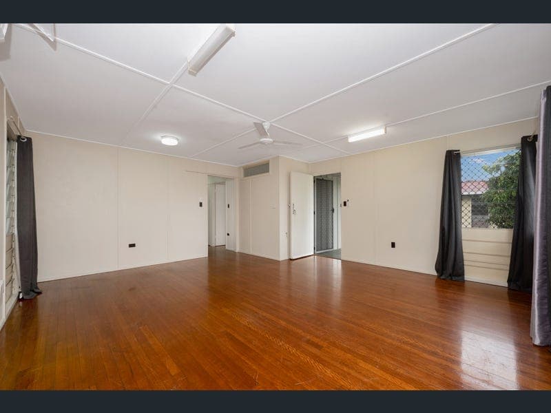 44 Goldsworthy Street, Heatley — photo 1 of 5