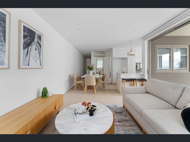 703/51 Peerless Avenue, Mermaid Beach — photo 1 of 5
