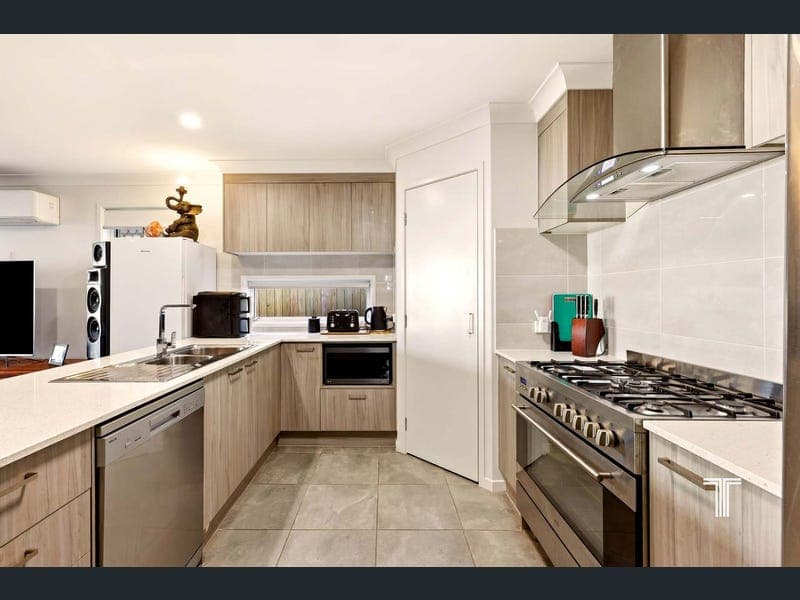 11 Noble Street, Burpengary East — photo 1 of 5