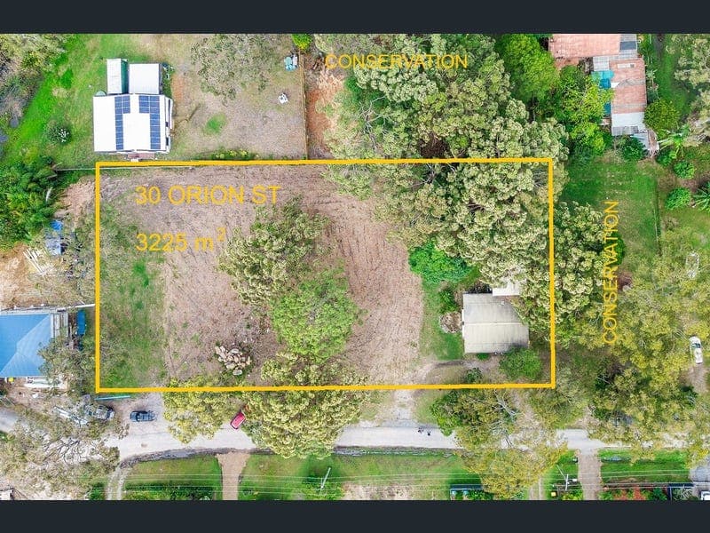 30 Orion Street, Macleay Island — photo 1 of 5
