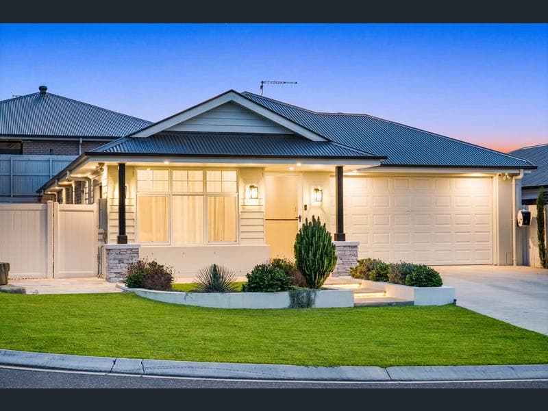 2 Swensen Street, Greenbank — photo 1 of 5