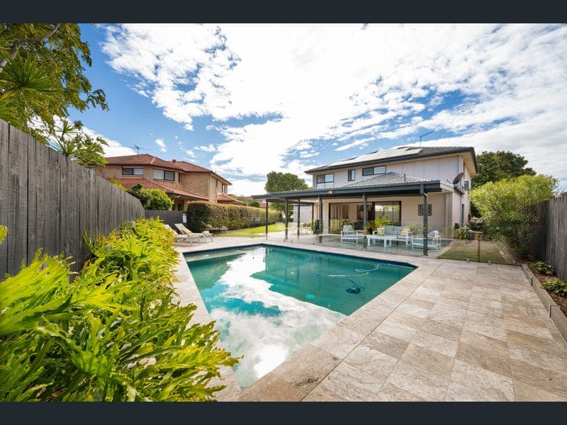 3 Van Dyke Crescent, Mcdowall — photo 1 of 5