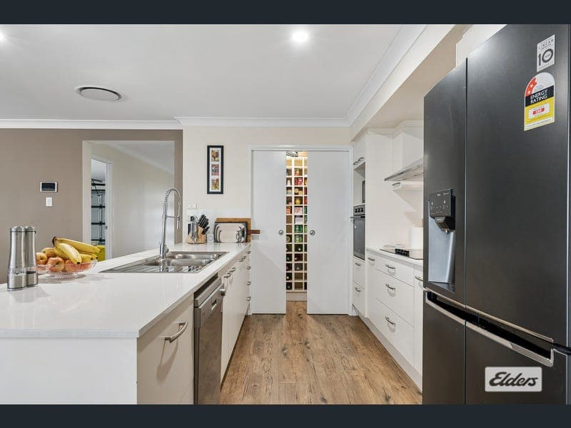 19 Albert Joseph Drive, Laidley Heights — photo 1 of 5