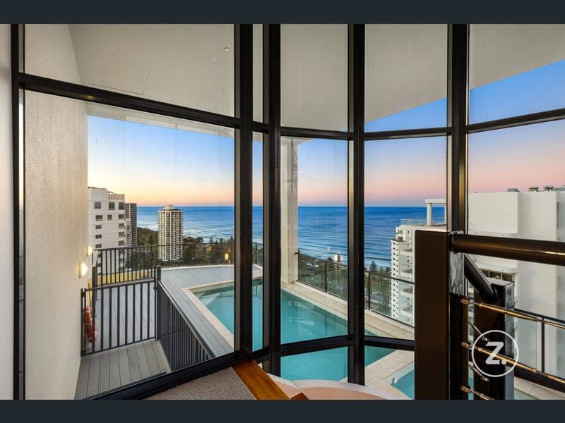 42/11 Peak Avenue, Main Beach — photo 1 of 5