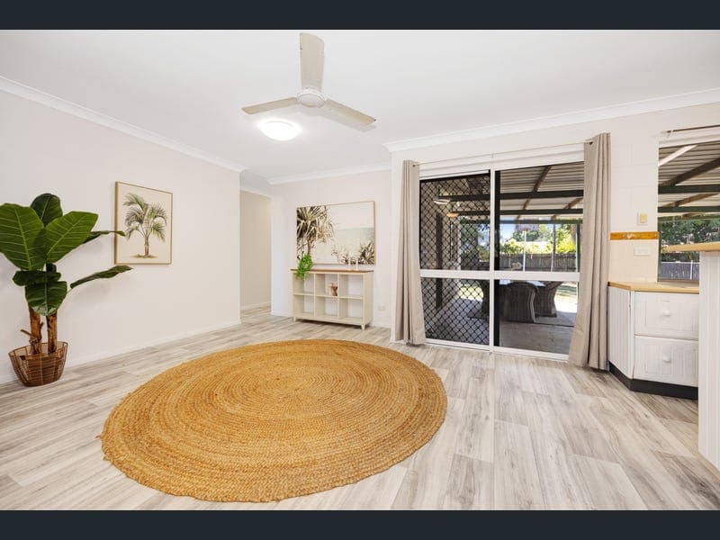 8 Raffles Court, Kelso — photo 1 of 5