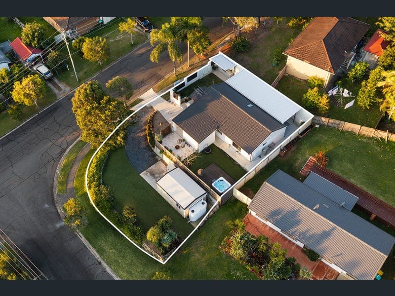 2 Chablis Court, Molendinar — photo 1 of 5