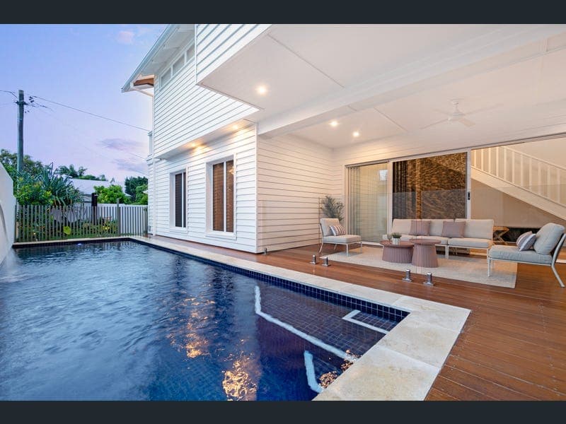 58 Seagull Avenue, Mermaid Beach — photo 1 of 5