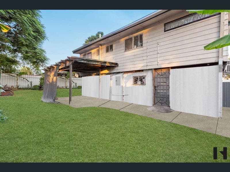 16 Bloodwood Street, Crestmead — photo 1 of 5