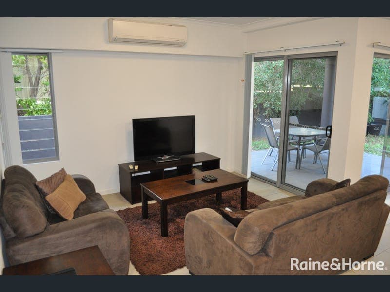 1/11 Glenlyon Street, Gladstone Central — photo 1 of 5