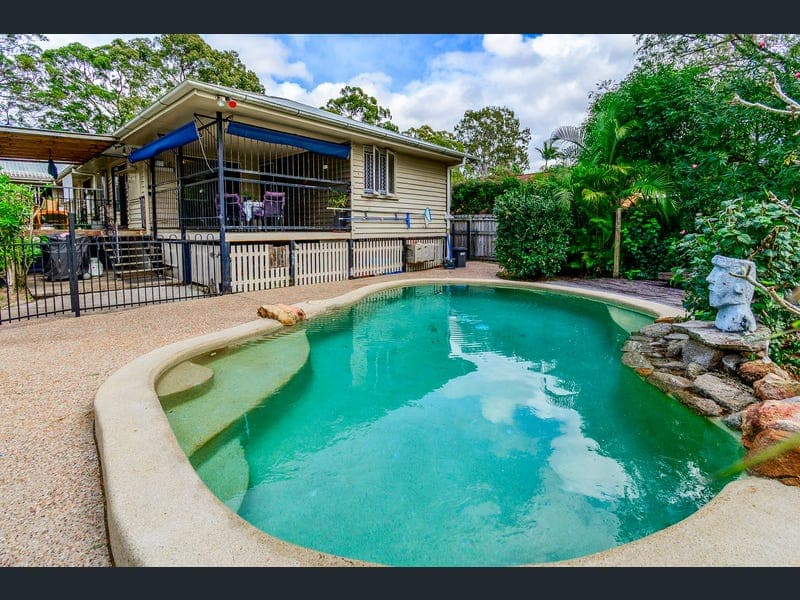 19 Lesley Avenue, Caboolture — photo 1 of 5