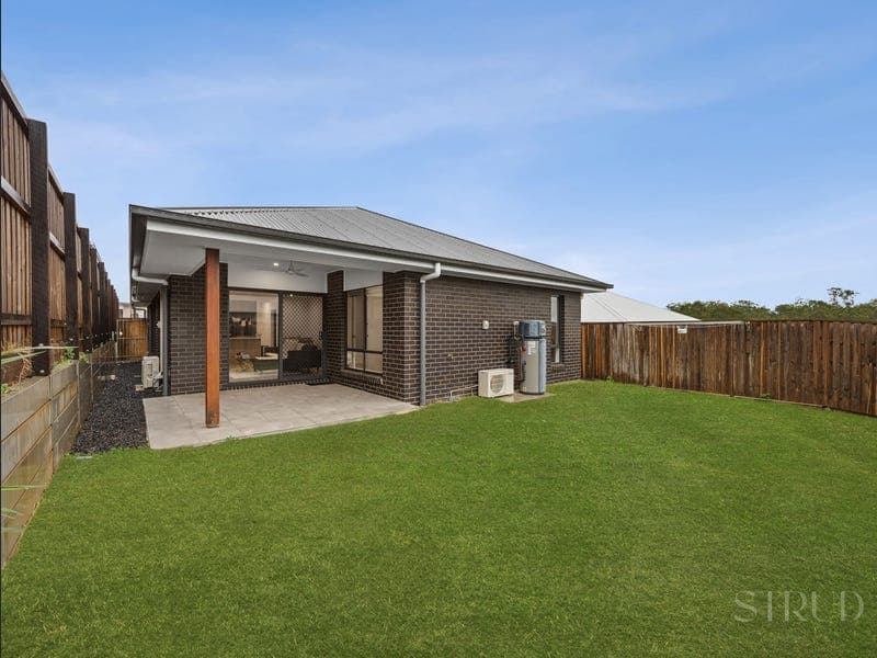 10 Waverly Street, Deebing Heights — photo 1 of 5
