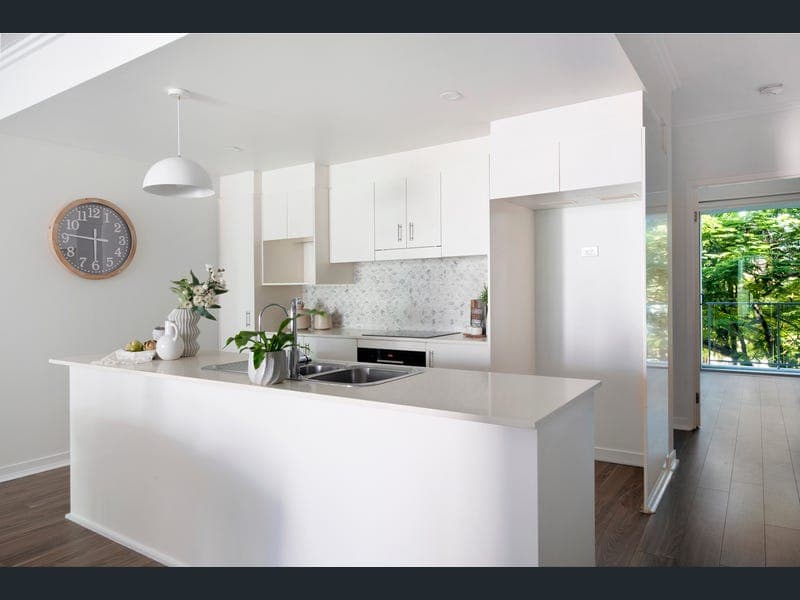 2/6-8 Miami Key, Broadbeach Waters — photo 1 of 5