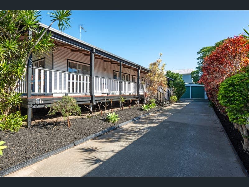 81 Crescent Avenue, Hope Island — photo 1 of 5
