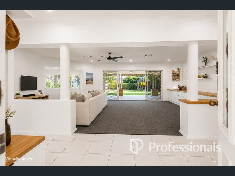 10 PEMBRIDGE STREET, Murrumba Downs — photo 1 of 5