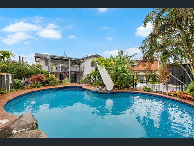 4 Oaklands Street, Alexandra Hills — photo 1 of 5