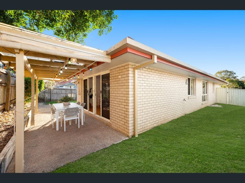 14 Phillips Place, Wakerley — photo 1 of 5