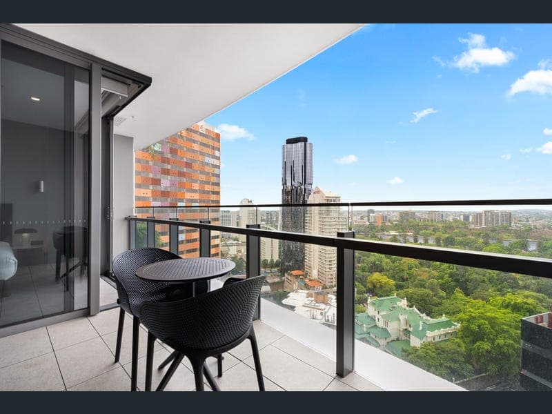 8 Margaret Street, Brisbane City — photo 1 of 5