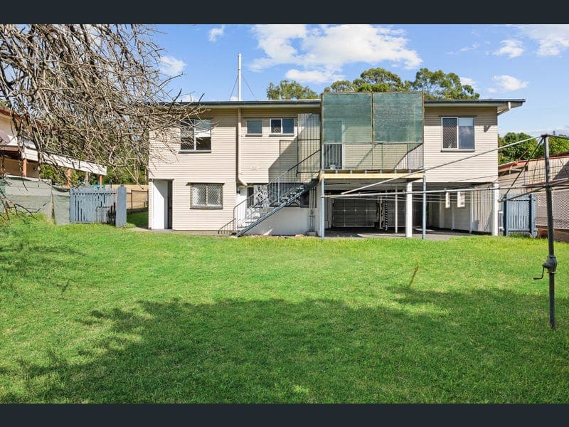 6 Caroline Street, Riverview — photo 1 of 5