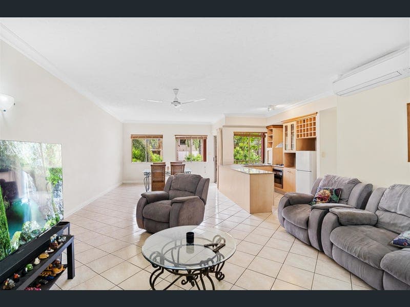 1118/2-10 Greenslopes Street, Cairns North — photo 1 of 5