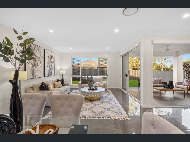 55 Edinburgh Crescent, Pallara — photo 1 of 5