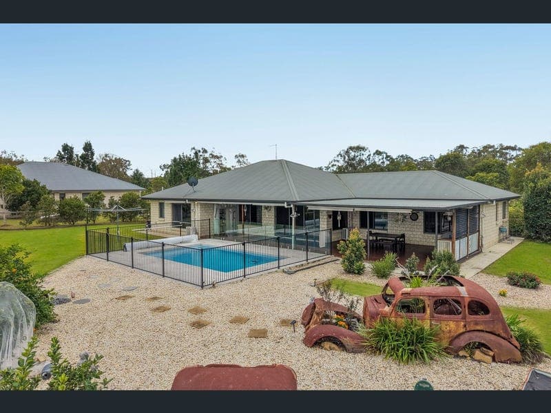 9-11 Bradman Street, New Beith — photo 1 of 5