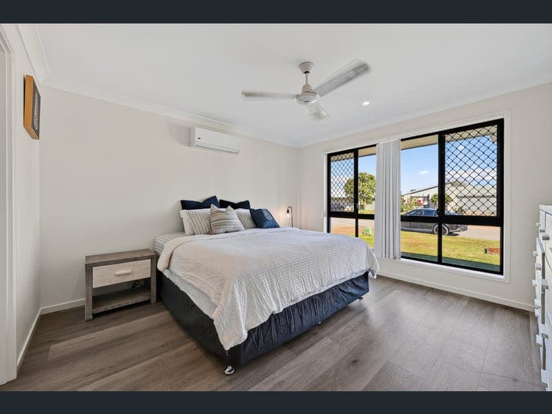 64 Epping Way, Mount Low — photo 1 of 5