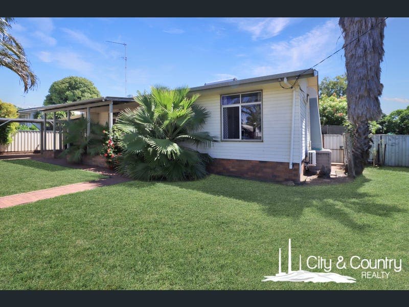 22 Labuan Street, Mount Isa — photo 1 of 5