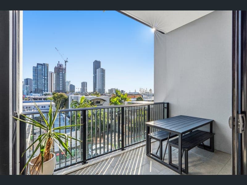 402/48 Ventura Road, Mermaid Beach — photo 1 of 5