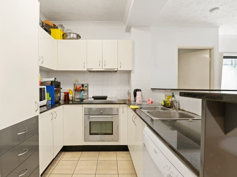 1/6 Omeo street, Macgregor — photo 1 of 5