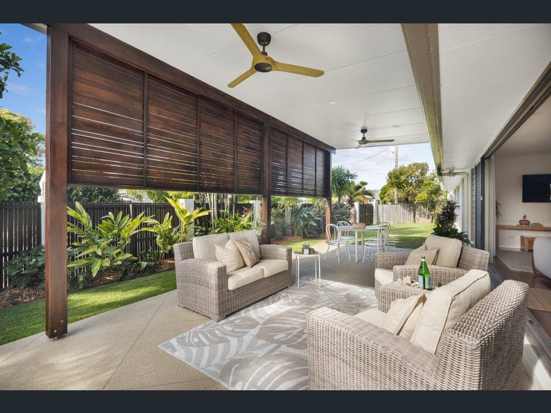 2 Peacock Crescent, Bokarina — photo 1 of 5