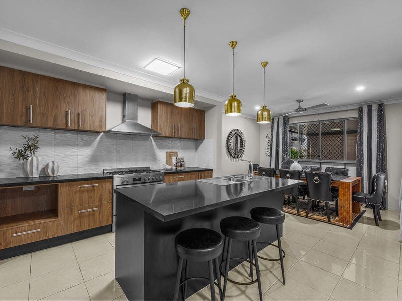 25 Invergarry Circuit, Heathwood — photo 1 of 5