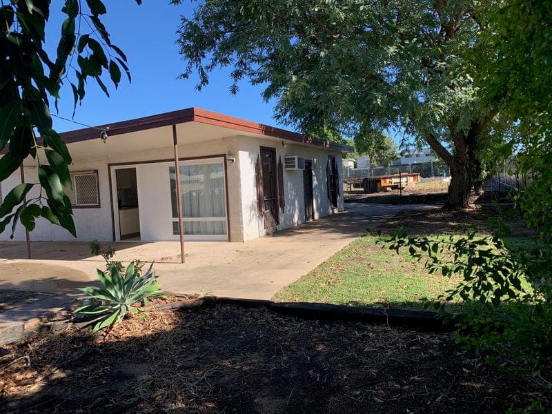 25 Roberts Street, Emerald — photo 1 of 5