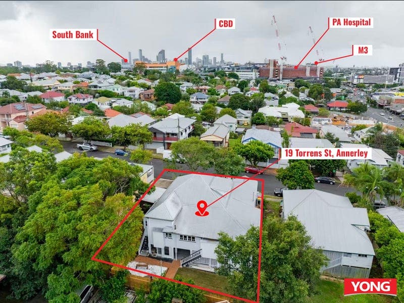 19 Torrens Street, Annerley — photo 1 of 5