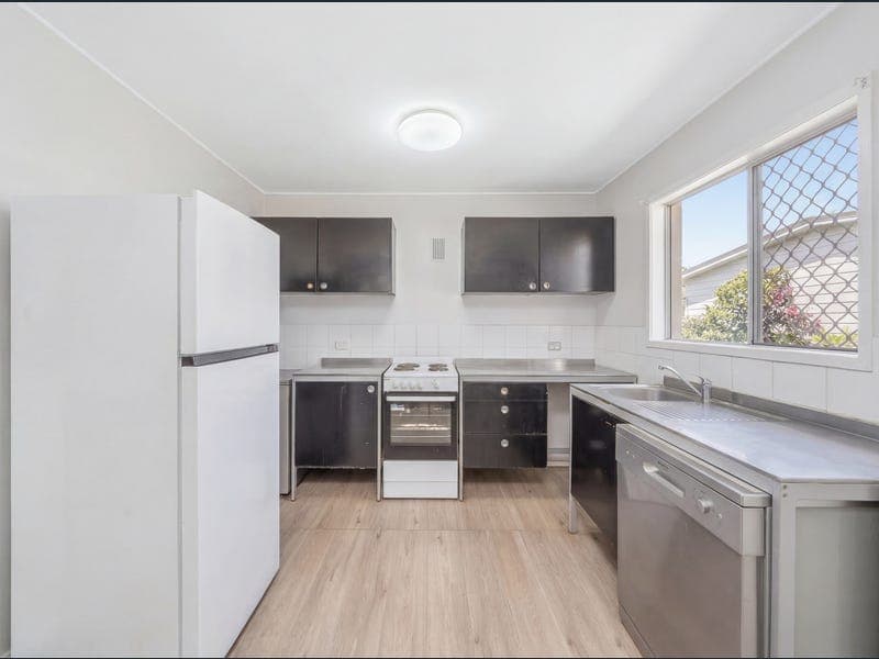11 Lions Crescent, Kippa-ring — photo 1 of 5