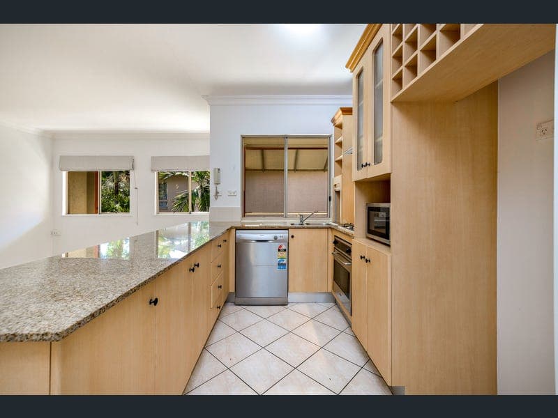 1123/2-10 Greenslopes Street, Cairns North — photo 1 of 5