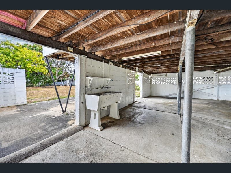 40 Bristol Street, Gulliver — photo 1 of 5