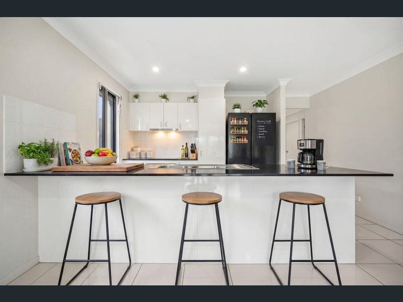 28 Merino Street, Park Ridge — photo 1 of 5