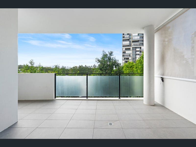 1022/21 Ross Street, Benowa — photo 1 of 5