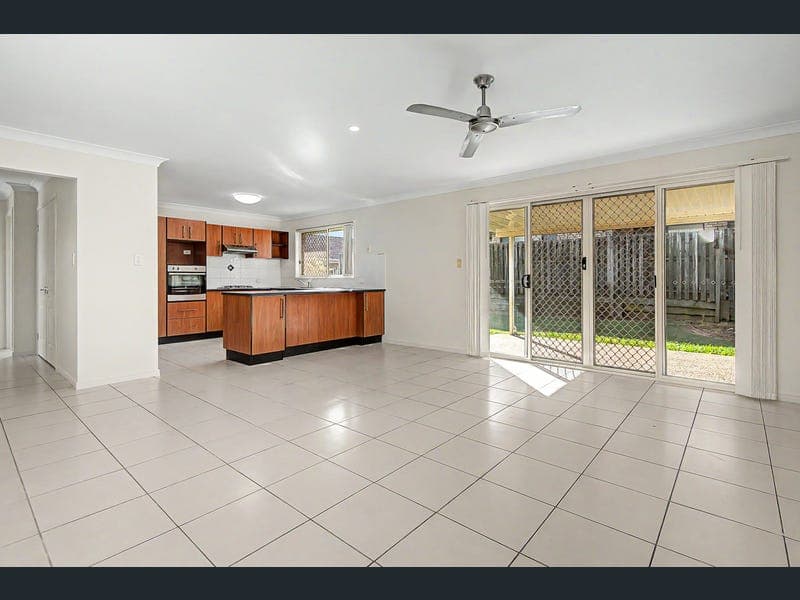 4 Jaxson Terrace, Pimpama — photo 1 of 5