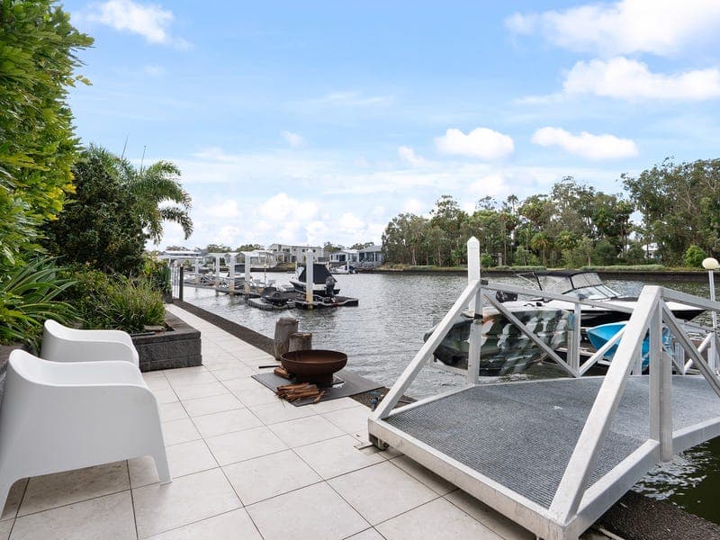 31 Aquila Circuit, Banksia Beach — photo 1 of 5
