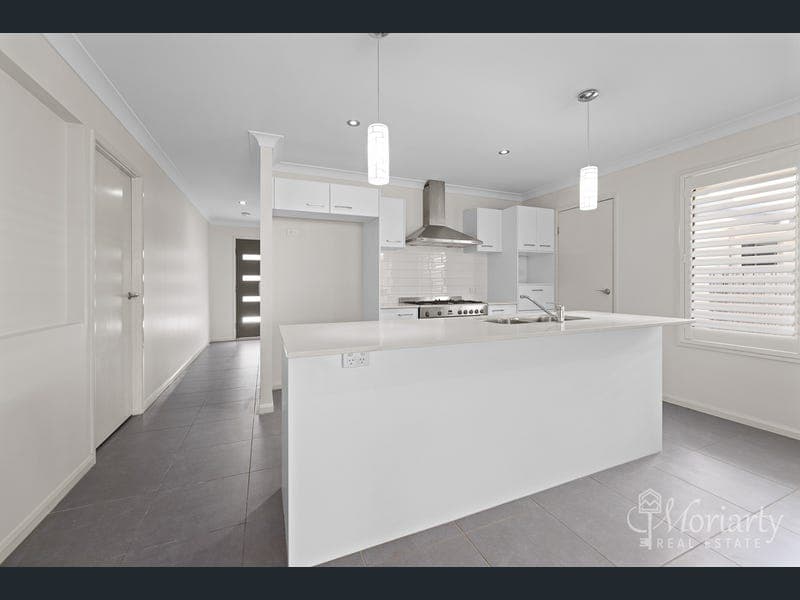 53 Lehmann Circuit, Caboolture South — photo 1 of 5