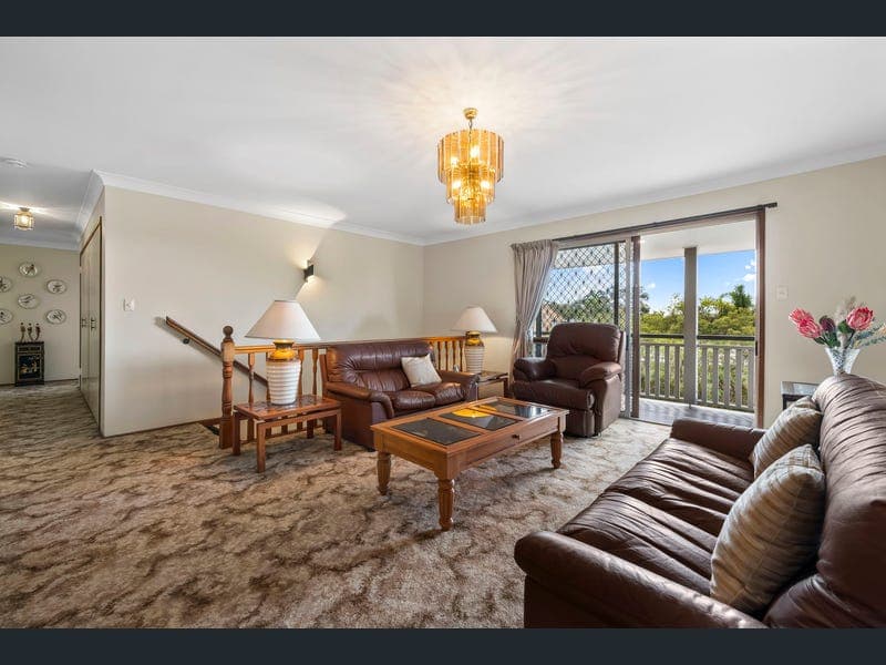 2 Glamis Court, Carindale — photo 1 of 5