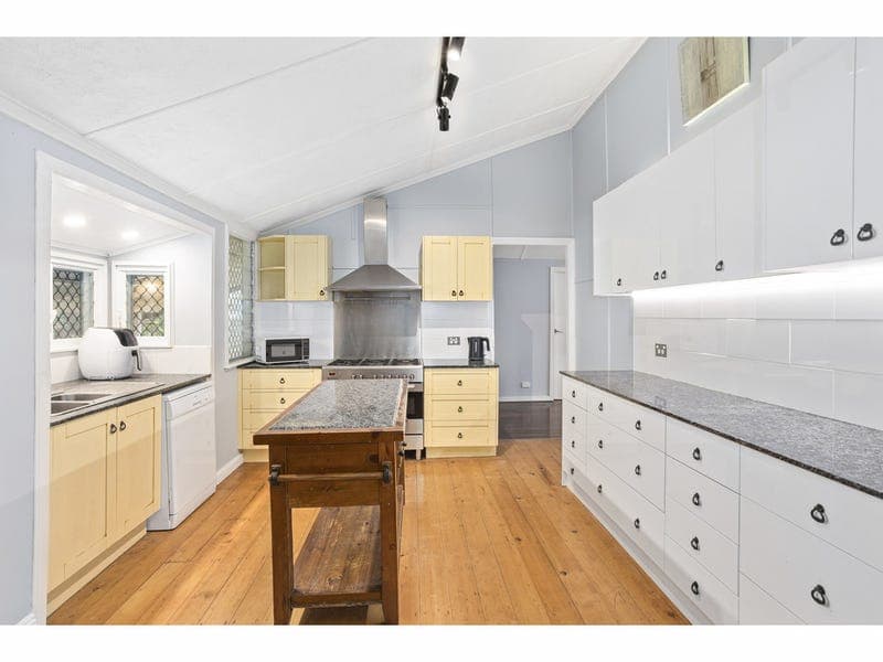282 Denham Street, The Range — photo 1 of 5