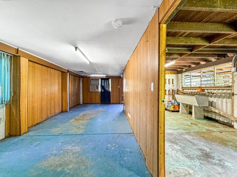 427 Ross River Rd, Cranbrook — photo 1 of 5