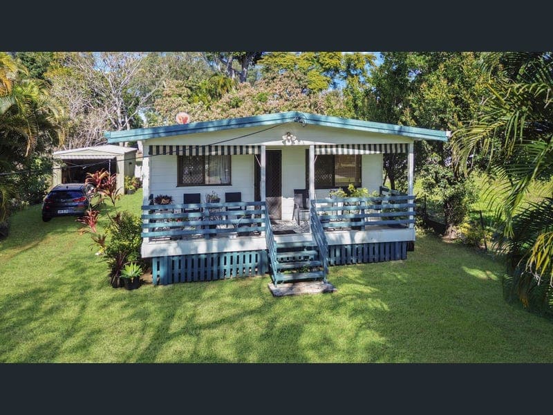 26 Noyes Parade, Karragarra Island — photo 1 of 5