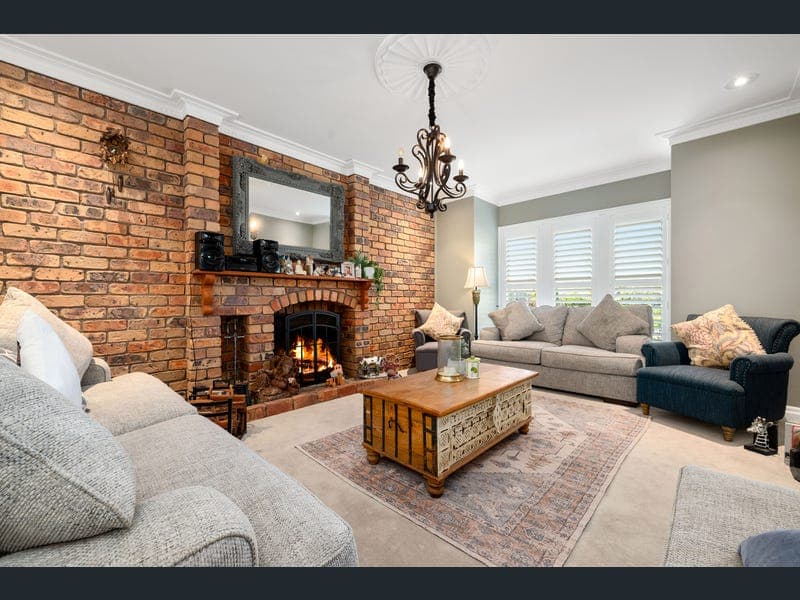 6 Softwind Court, Kenmore Hills — photo 1 of 5