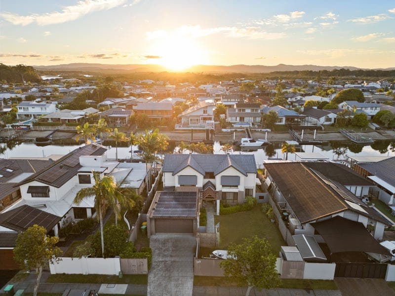 90 Oxley Drive, Paradise Point — photo 1 of 5